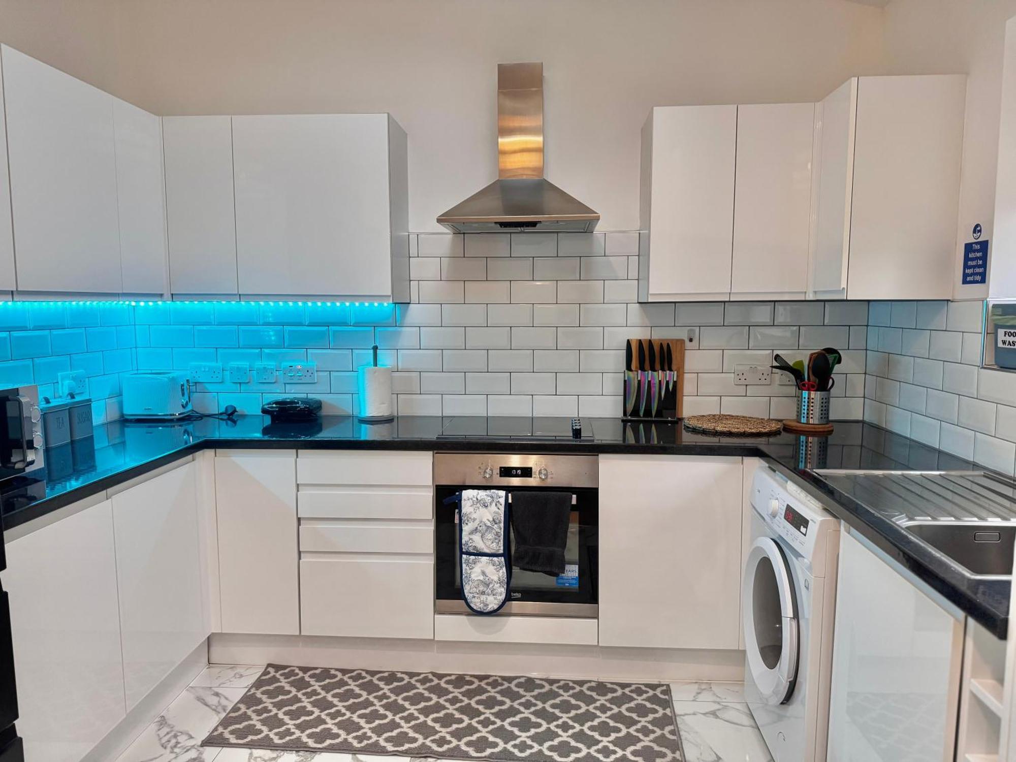 Modern 1-Bed Apt 30Min To Central London & Parking エクステリア 写真