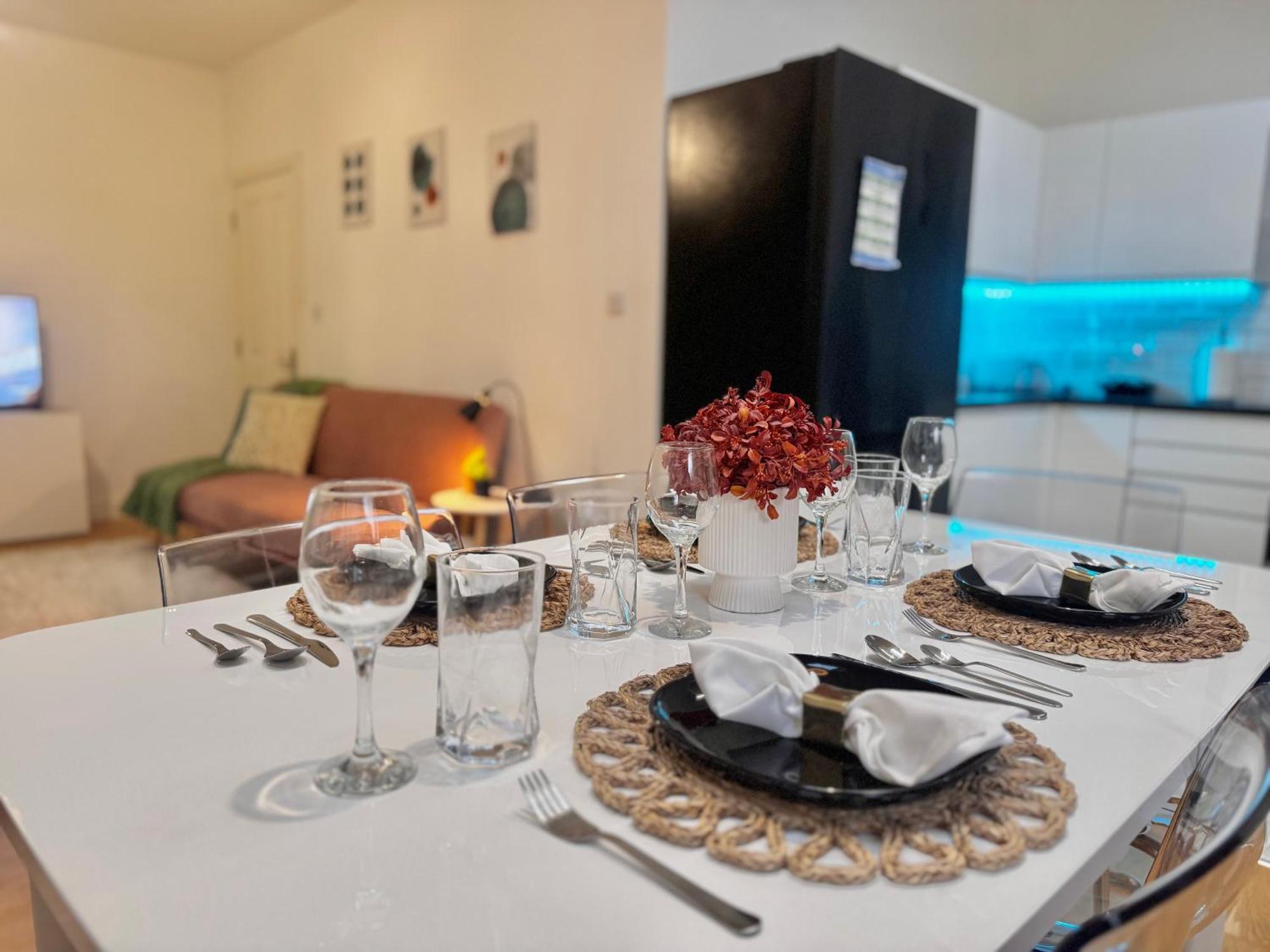 Modern 1-Bed Apt 30Min To Central London & Parking エクステリア 写真