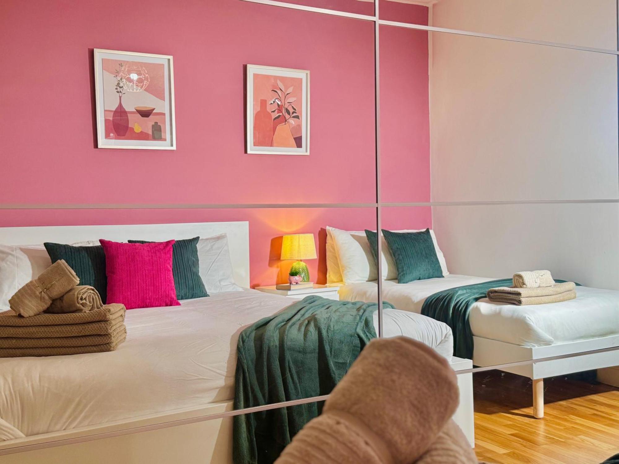 Modern 1-Bed Apt 30Min To Central London & Parking エクステリア 写真