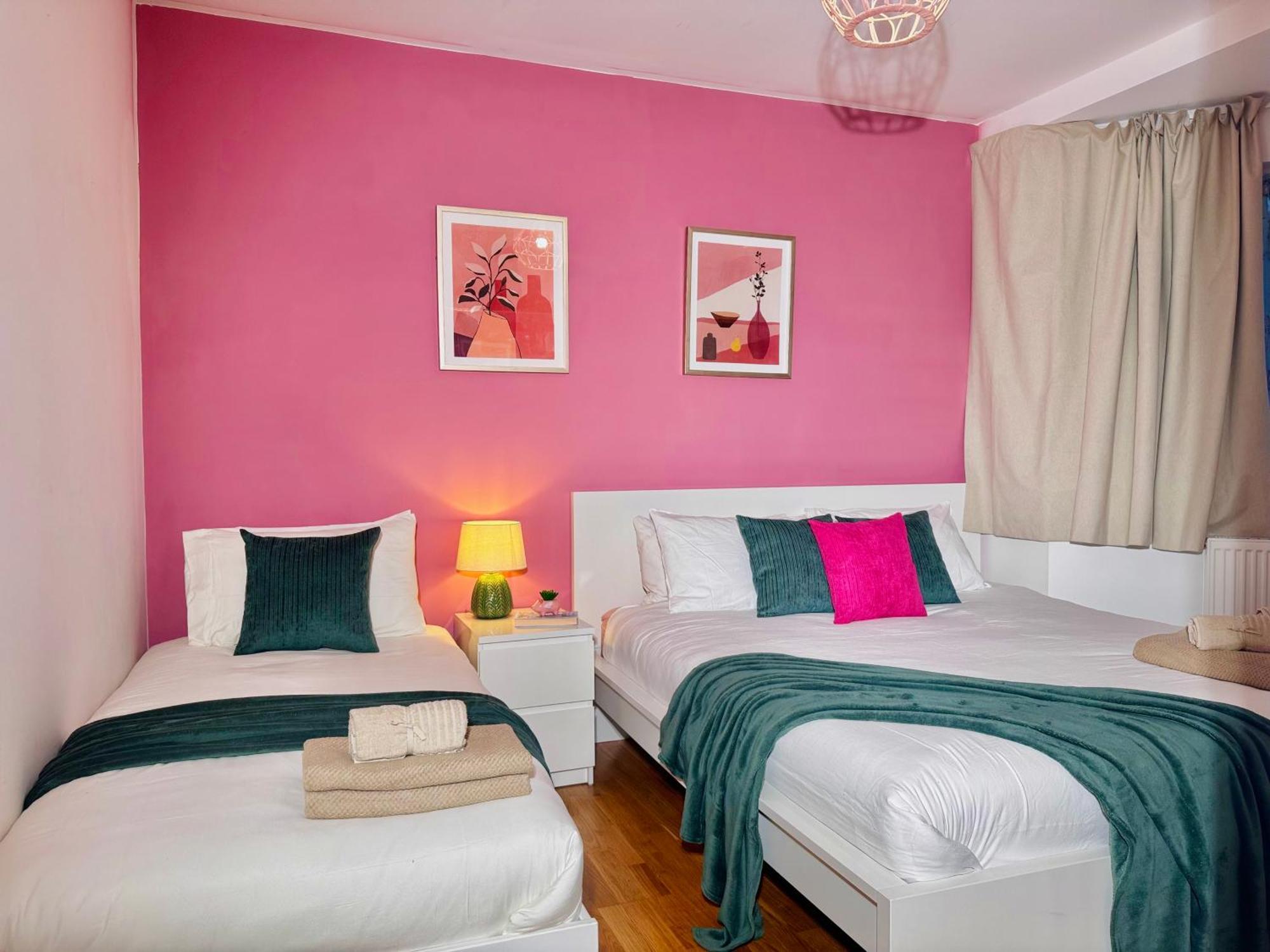 Modern 1-Bed Apt 30Min To Central London & Parking エクステリア 写真