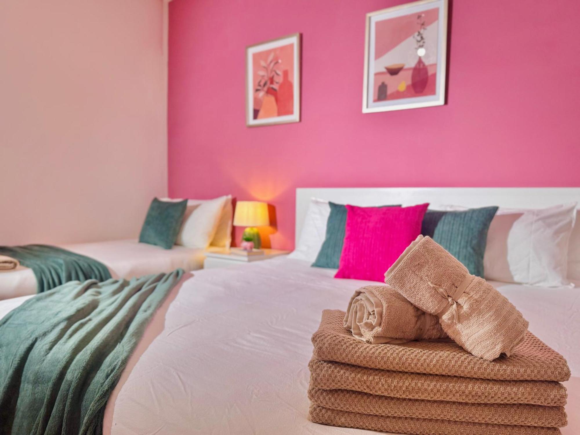 Modern 1-Bed Apt 30Min To Central London & Parking エクステリア 写真