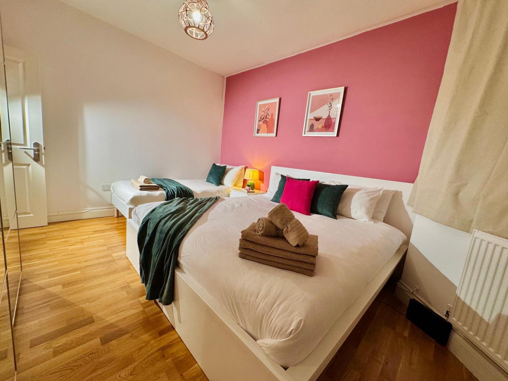 Modern 1-Bed Apt 30Min To Central London & Parking エクステリア 写真
