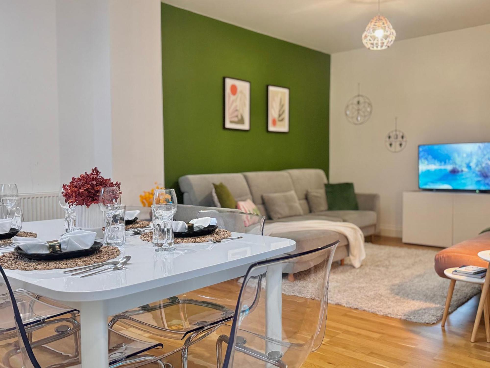 Modern 1-Bed Apt 30Min To Central London & Parking エクステリア 写真