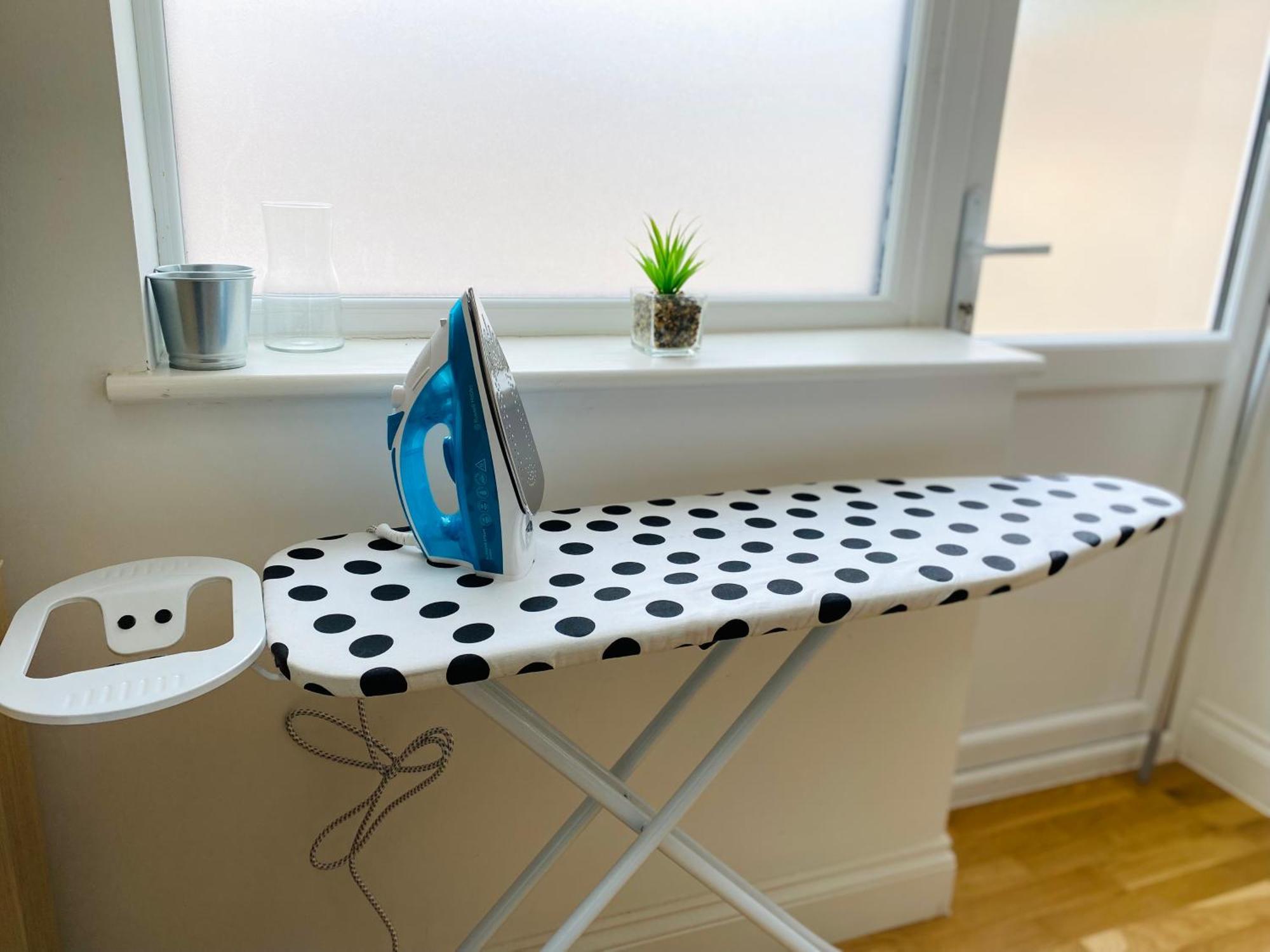 Modern 1-Bed Apt 30Min To Central London & Parking エクステリア 写真