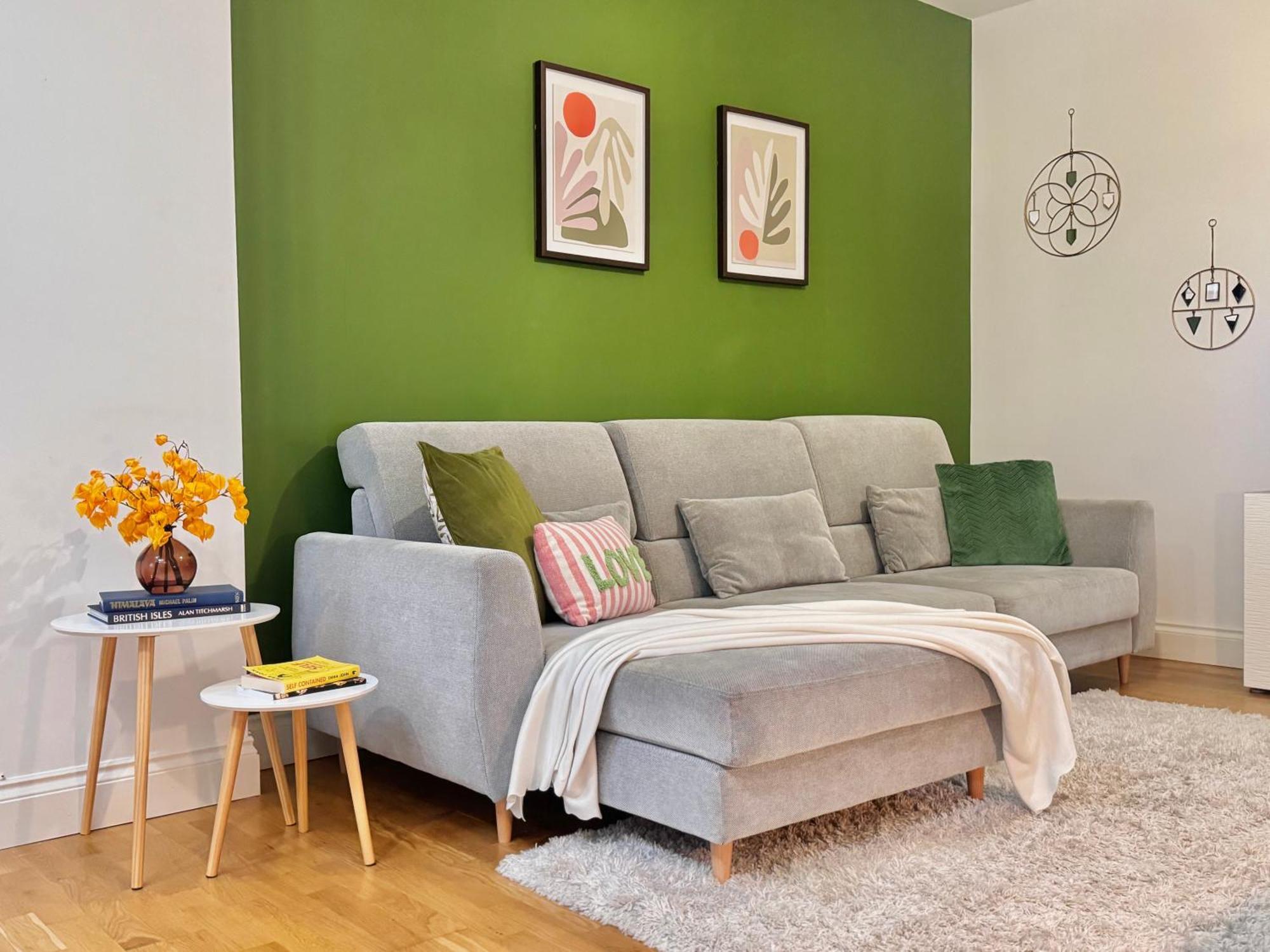 Modern 1-Bed Apt 30Min To Central London & Parking エクステリア 写真