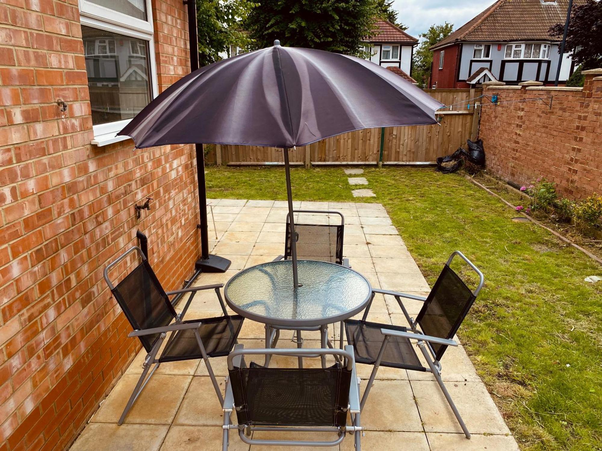 Modern 1-Bed Apt 30Min To Central London & Parking エクステリア 写真